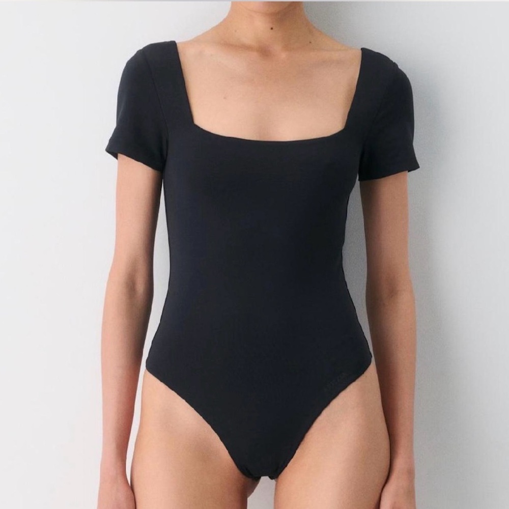 ARITZIA BABATON BODYSUIT